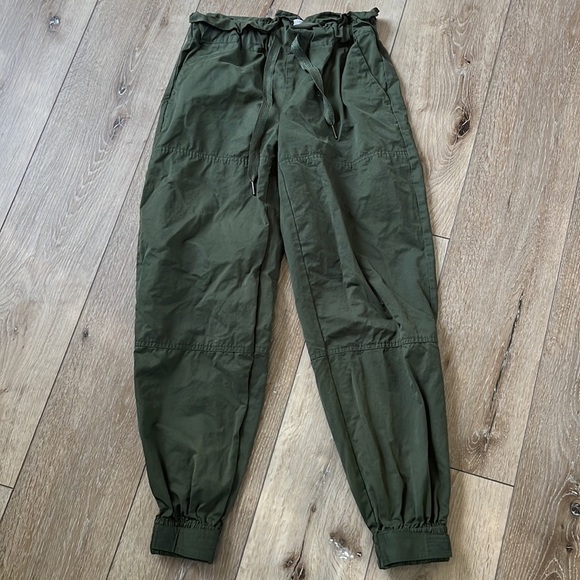 Urban Outfitters High-Waisted Paperbag Waist Jogger Pants Green - Picture 2 of 13